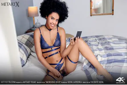 METX.24.09.10 美乳辣妹露出毛茸茸的阴部，揉搓阴蒂...